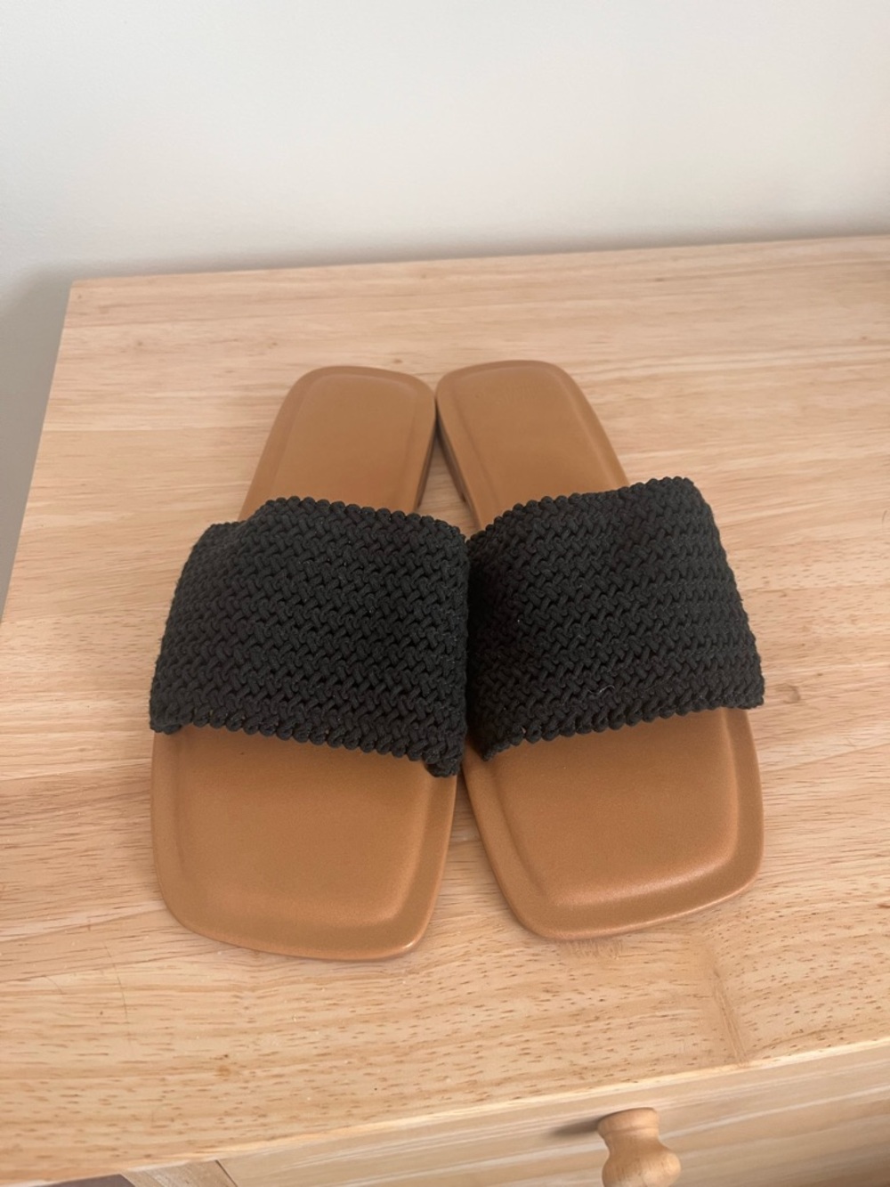Abercrombie & Fitch Black Woven Strap Tan Slide Sandals